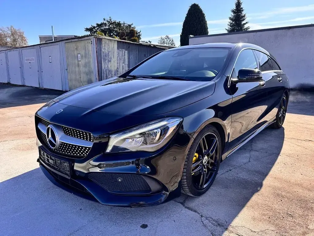 Gebraucht Mercedes CLA180 122 PS (89 kW) 2019 Schwarz Coupé