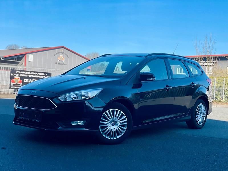Gebraucht Ford Focus 101 PS (74 kW) 2015 Schwarz Kombi