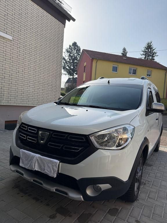 Gebraucht Dacia Dokker Celebration 116 PS (85 kW) 2018 Weiß Van / Kleinbus