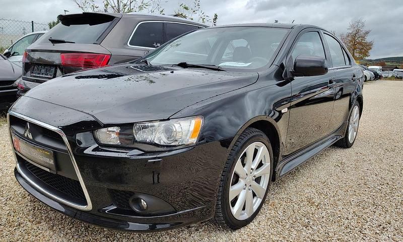 Schwarz Gebraucht 2015 Mitsubishi Lancer Sportback Limousine | 6.500 € (Fairer Preis) - Bild 1/4