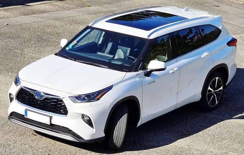 Weiß Gebraucht 2021 Toyota Highlander Luxury SUV | 51.900 € - Bild 1/4