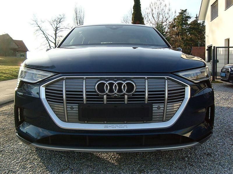 Blau Gebraucht 2020 Audi e-tron Sportback Sport SUV | 26.950 € (Fairer Preis) - Bild 1/1