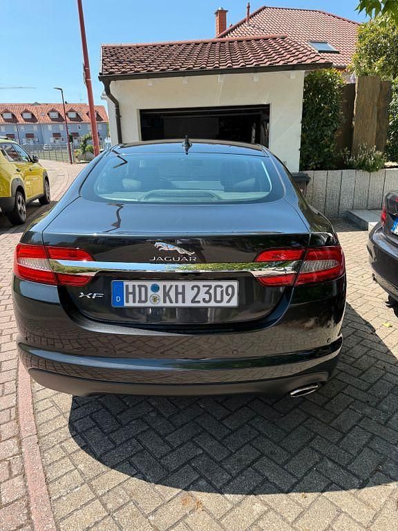 Second-hand Jaguar XF 200 CP (147 kW) 2015 Negru Berlinǎ