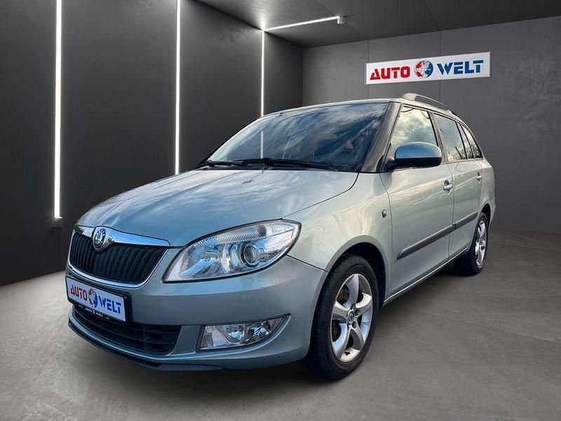 Grün Gebraucht 2010 Skoda Fabia Style Kombi | 4.490 € (Fairer Preis) - Bild 1/4