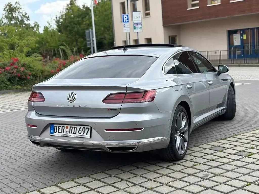 Używany VW Arteon 239 KM (175 kW) 2017 Srebrny Hatchback