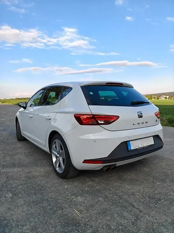 Gebraucht Seat Leon FR 125 PS (91 kW) 2014 Weiß Limousine