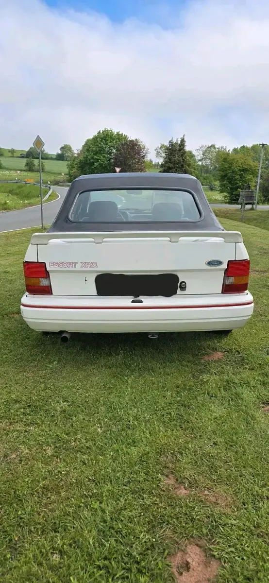 Gebraucht Ford Escort Cabriolet 102 PS (75 kW) 1991 Weiß Cabrio