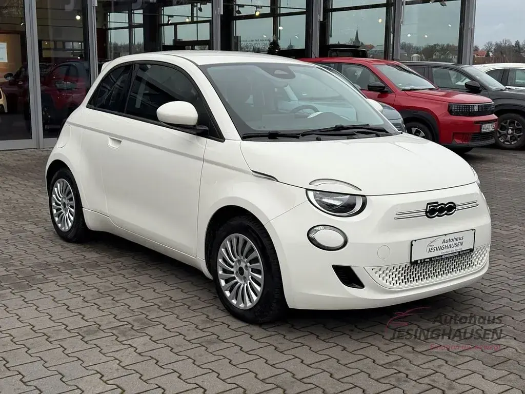 Gebraucht Fiat 500e S 86 kW (118 PS) 2023 Arktis weiß) (weiss Kleinwagen