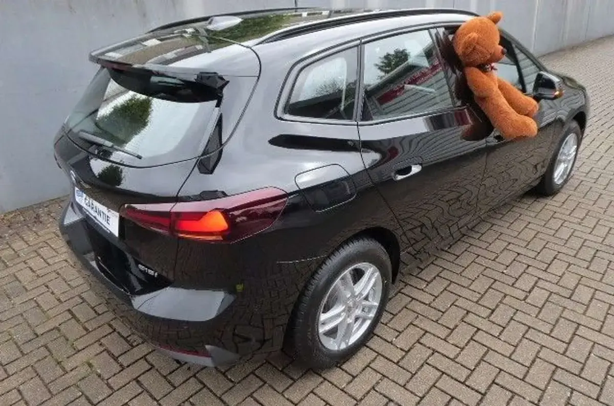 Gebraucht BMW 216 122 PS (89 kW) 2025 Schwarz Van / Kleinbus