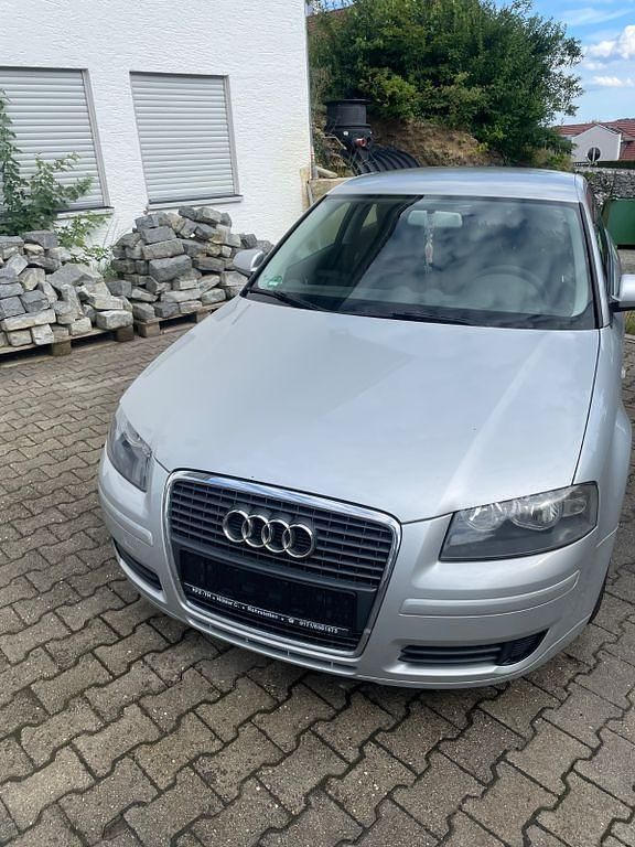 Silber Gebraucht 2007 Audi A3 Ambiente Limousine | 1.600 € (Guter Preis) - Bild 1/4
