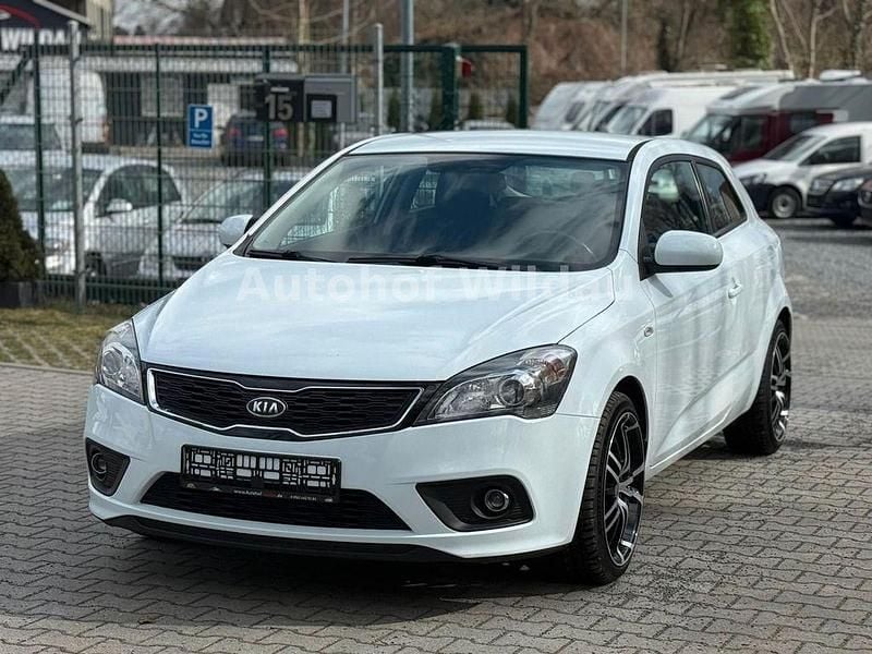 Gebraucht Kia ProCeed Edition 7 90 PS (66 kW) 2011 Weiß Kleinwagen