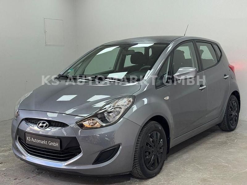 Grau Gebraucht 2014 Hyundai ix20 Comfort Van / Kleinbus | 8.850 € (Fairer Preis) - Bild 1/4