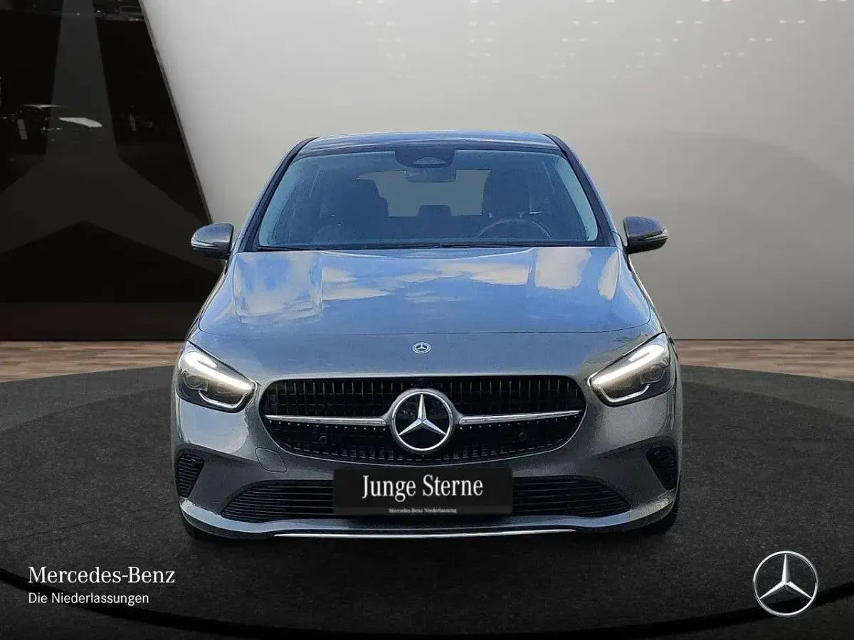 Gebraucht Mercedes B250 Progressive 224 PS (164 kW) 2025 Grau Kleinwagen