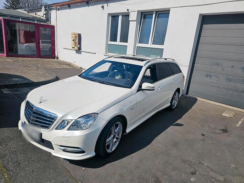 Gebraucht Mercedes E500 408 PS (300 kW) 2011 Weiß Kombi