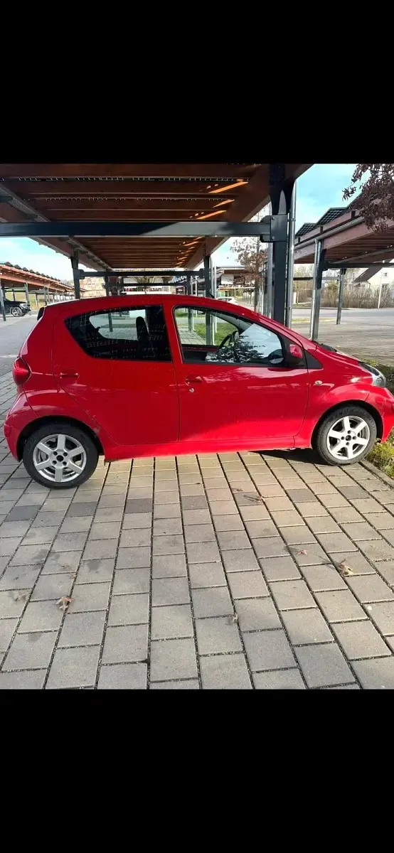 Gebraucht Toyota Aygo 67 PS (49 kW) 2007 Rot Kleinwagen