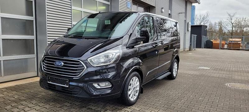 Gebraucht Ford Tourneo Titanium 150 PS (110 kW) 2023 Schwarz Kombi
