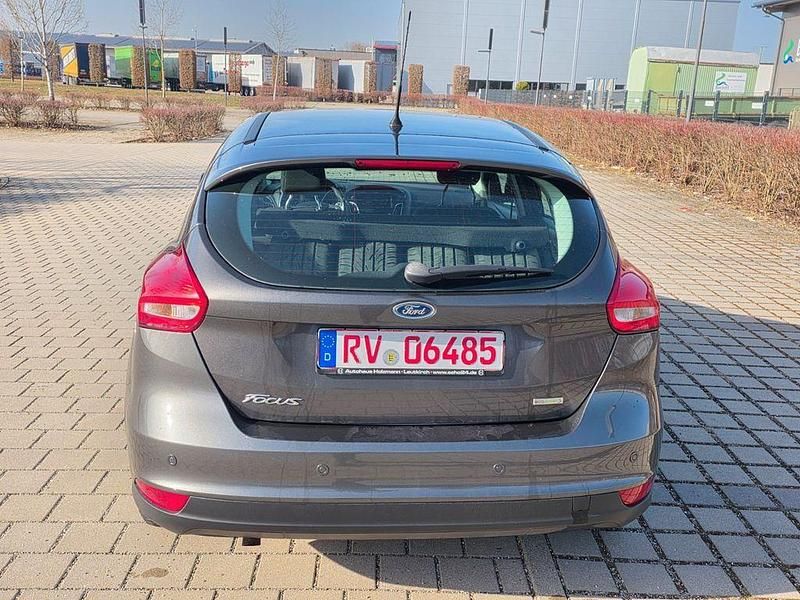 Gebraucht Ford Focus Business Edition 125 PS (91 kW) 2016 Grau Limousine