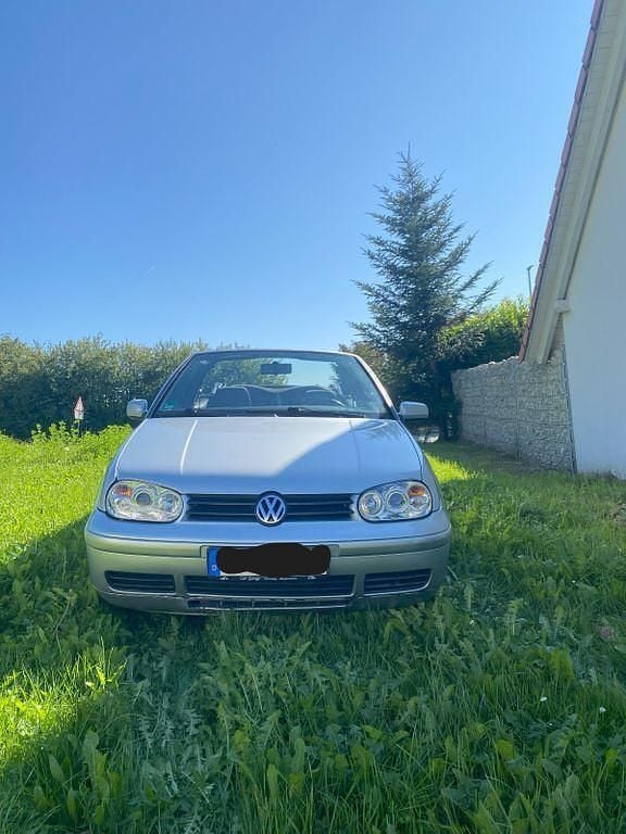 Silber Gebraucht 2001 VW Golf Cabriolet Classicline Cabrio | 2.000 € (Fairer Preis) - Bild 1/4