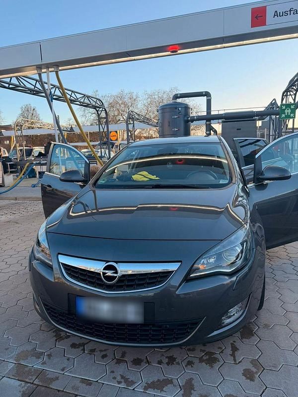 Gebraucht Opel Astra Cosmo 179 PS (131 kW) 2010 Grau Limousine