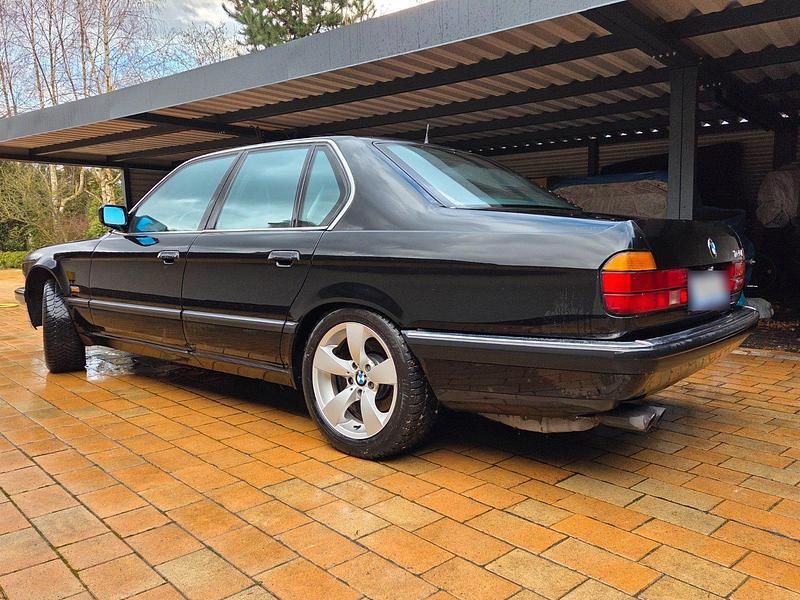 Gebraucht BMW 740 286 PS (210 kW) 1992 Schwarz Limousine