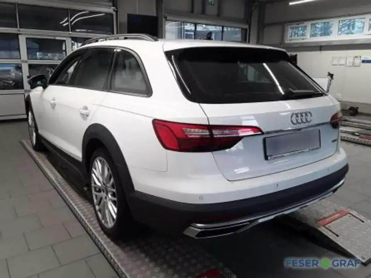 Gebraucht Audi A4 Allroad Ambiente 265 PS (194 kW) 2023 Ibisweiß Kombi