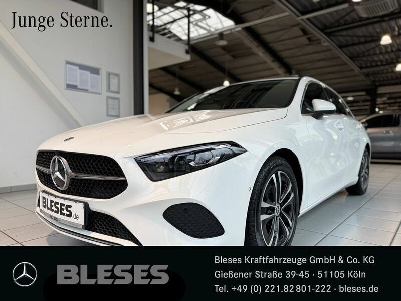 Unilack polarweiß Gebraucht 2023 Mercedes A180 Progressive Limousine | 28.950 € (Fairer Preis) - Bild 1/4