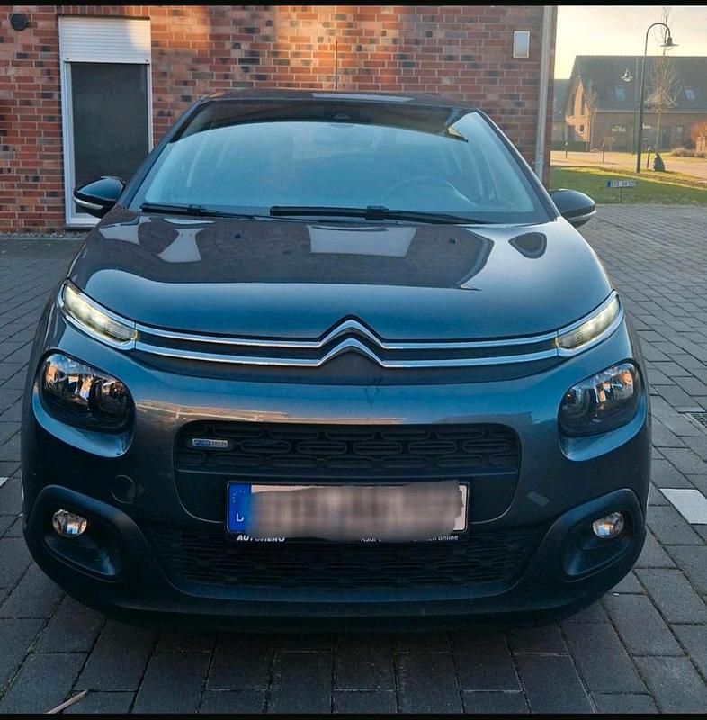 Grau Gebraucht 2017 Citroën C3 Limousine | 7.500 € (Fairer Preis) - Bild 1/4