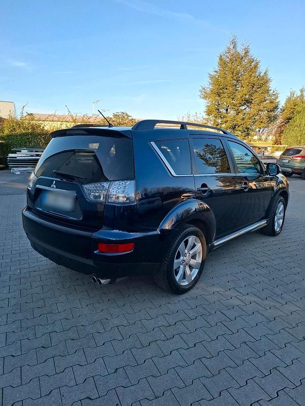 Gebraucht Mitsubishi Outlander 177 PS (130 kW) 2012 Blau SUV