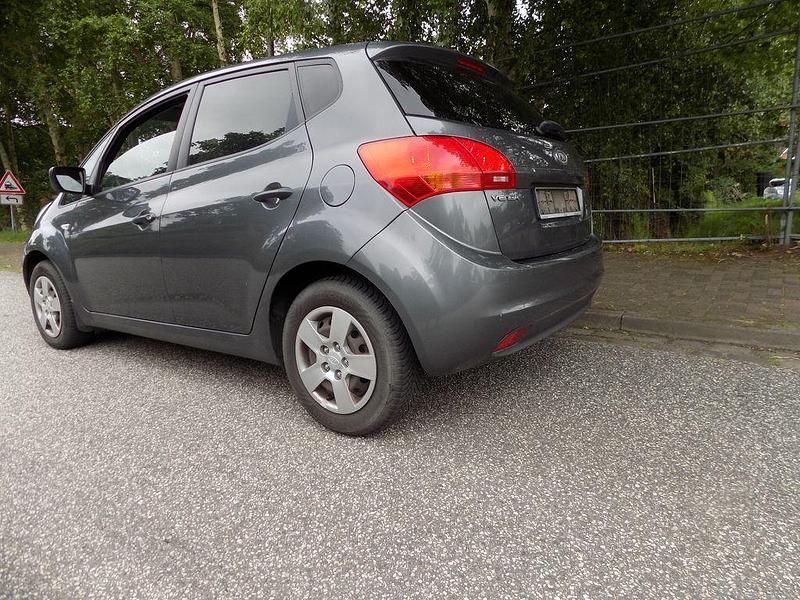Gebraucht Kia Venga 90 PS (66 kW) 2011 Kleinwagen