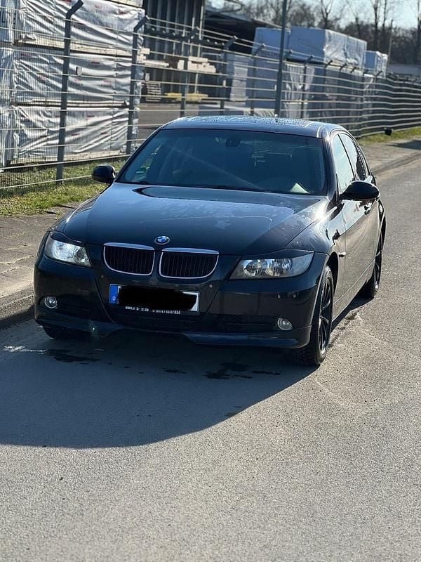 Gebraucht BMW 320 150 PS (110 kW) 2007 Schwarz Limousine