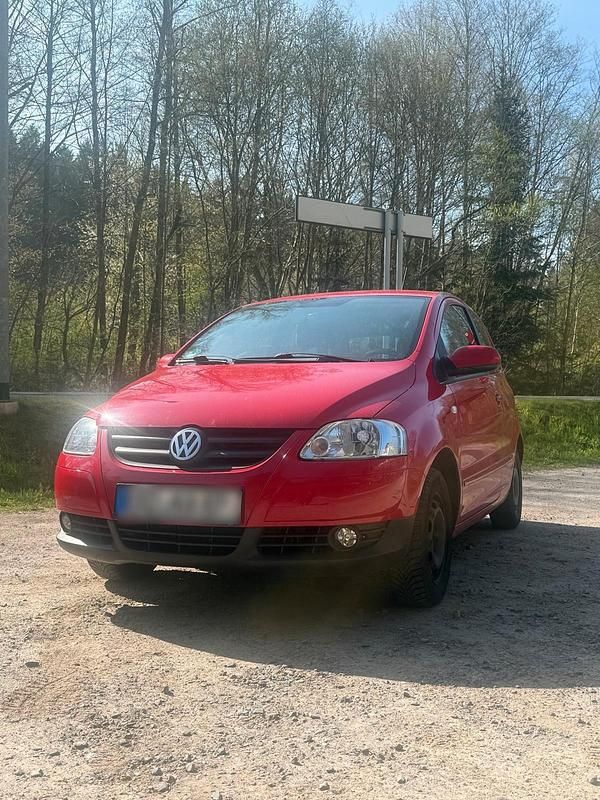 Second-hand VW Fox Edition 60 CP (44 kW) 2011 Roșu Hatchback