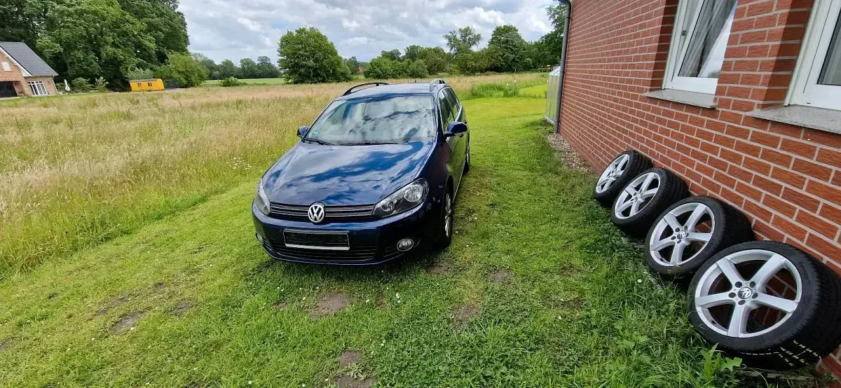 Gebraucht VW Golf VI 105 PS (77 kW) 2010 Blau Kleinwagen