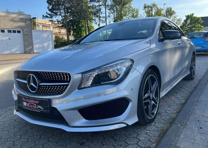 Silber Gebraucht 2013 Mercedes CLA200 AMG line Limousine | 16.400 € (Fairer Preis) - Bild 1/4