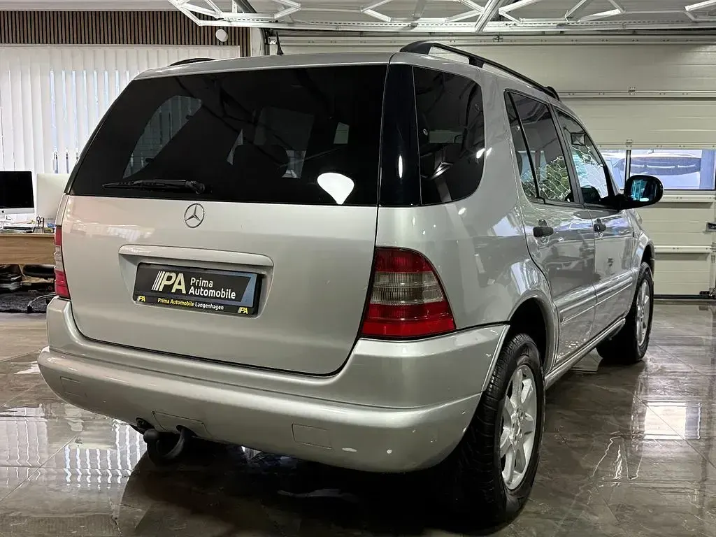 Gebraucht Mercedes ML430 272 PS (200 kW) 1999 Silber SUV