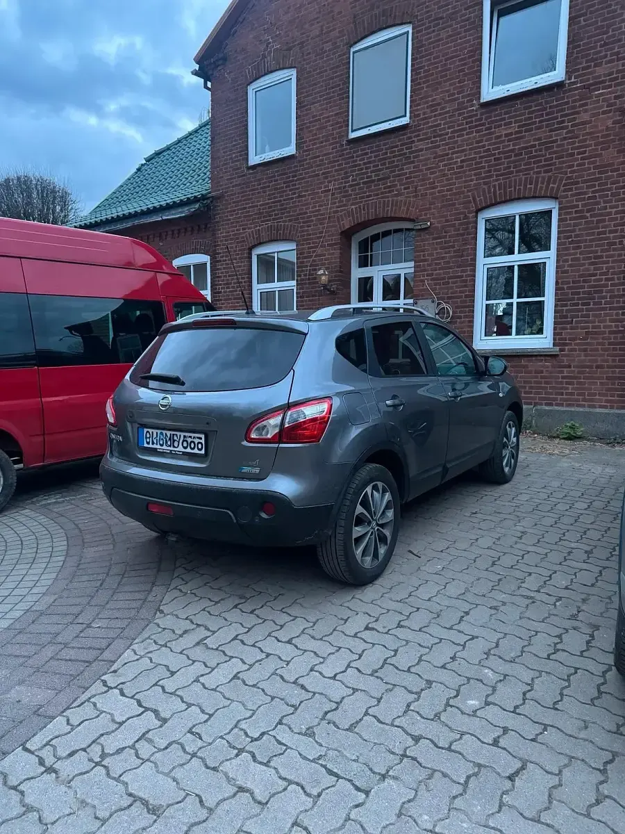Gebraucht Nissan Qashqai 110 PS (80 kW) 2011 Grau SUV
