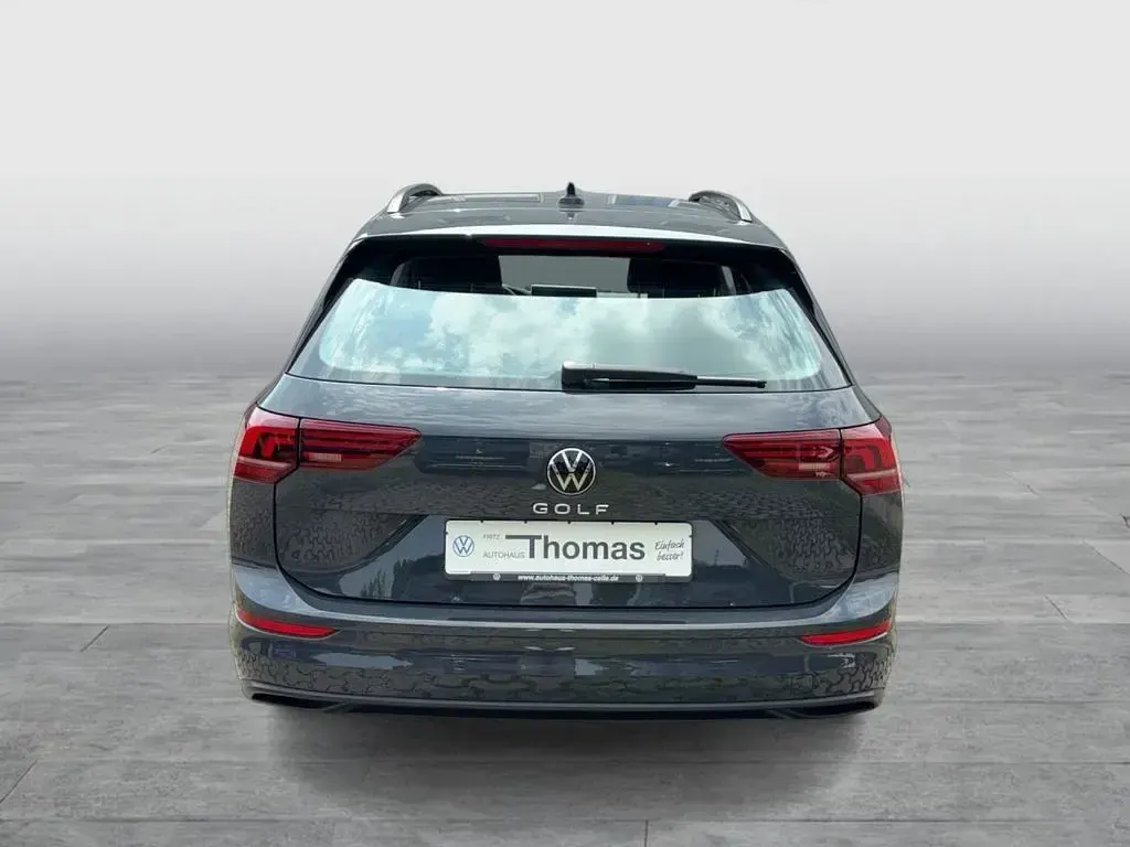 Gebraucht VW Golf VIII Life 116 PS (85 kW) 2024 Grau Kombi