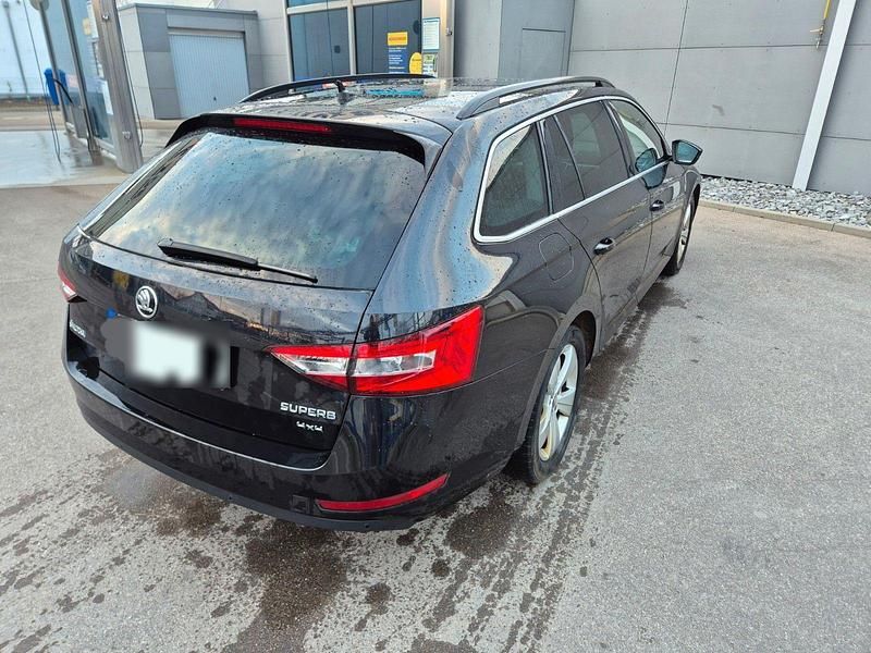 Gebraucht Skoda Superb Ambition 190 PS (139 kW) 2019 Schwarz Kombi