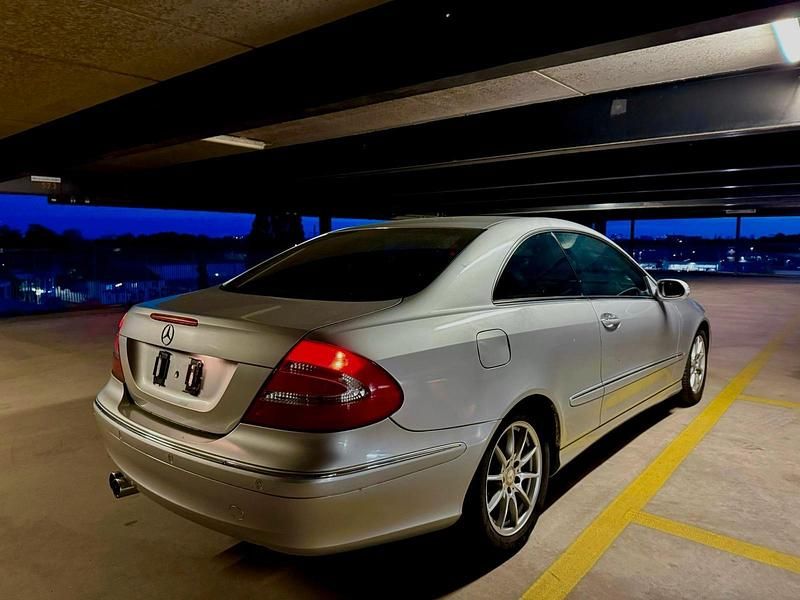 Silber Gebraucht 2002 Mercedes CLK240 Avantgarde Coupé | 2.449 € (Guter Preis) - Bild 1/4