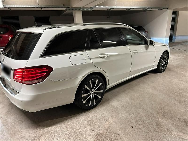 Gebraucht Mercedes E200 136 PS (100 kW) 2017 Weiß Kombi