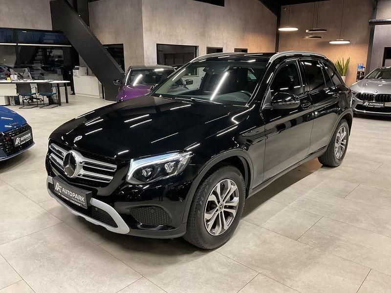Schwarz Gebraucht 2017 Mercedes GLC250 SUV | 25.980 € (Fairer Preis) - Bild 1/4