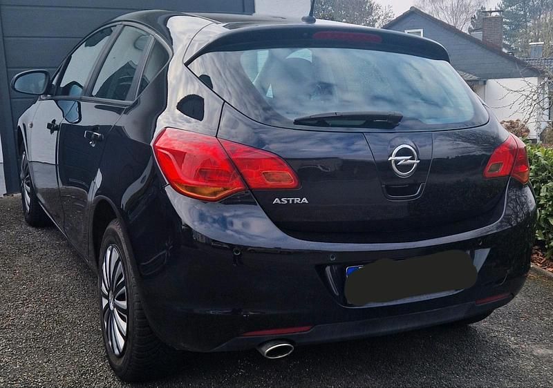 Gebraucht Opel Astra 120 PS (88 kW) 2010 Schwarz Limousine