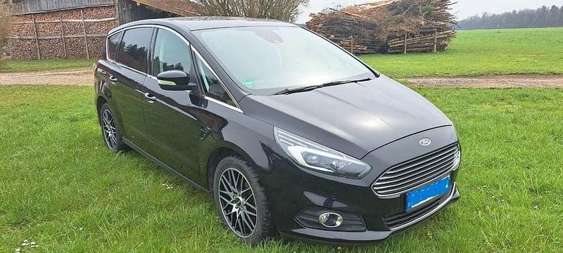 Second-hand Ford S-MAX Titanium 190 CP (139 kW) 2019 Negru Monovolum