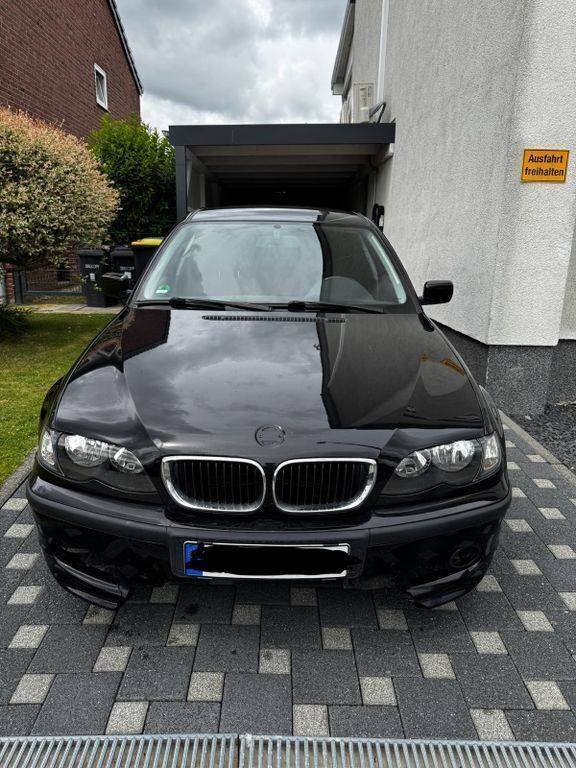 Schwarz Gebraucht 2003 BMW 316 Sport Line Limousine | 1.850 € (Fairer Preis) - Bild 1/4