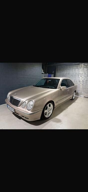 Gebraucht Mercedes E280 Avantgarde 204 PS (150 kW) 2000 Beige Limousine