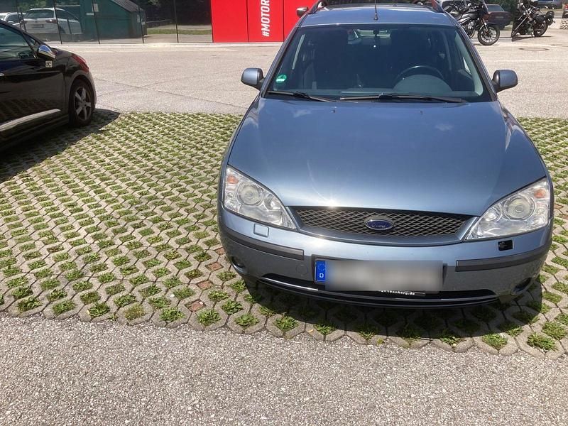 Blau Gebraucht 2001 Ford Mondeo Trend Kombi | 1.700 € (Fairer Preis) - Bild 1/4