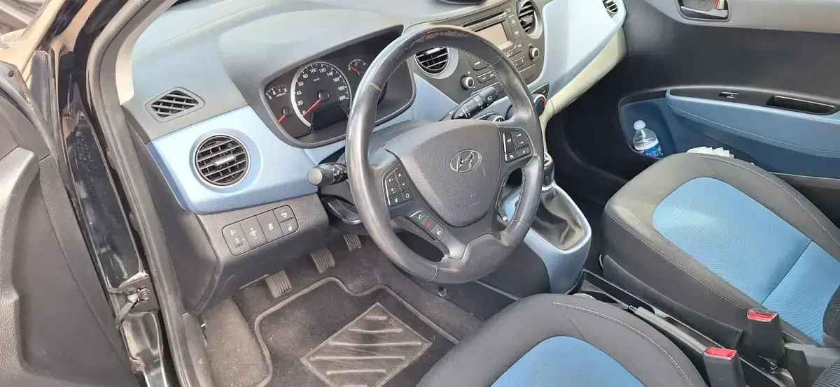 Gebraucht Hyundai i10 Trend 67 PS (49 kW) 2015 Schwarz Kleinwagen