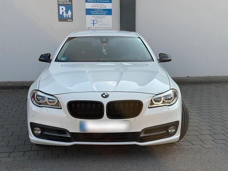Gebraucht BMW 530 258 PS (189 kW) 2014 Weiß Limousine