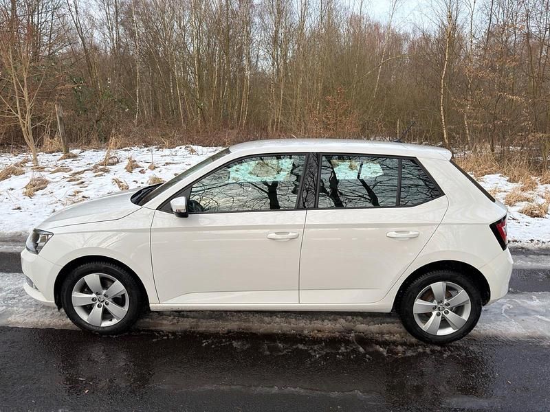 Gebraucht Skoda Fabia Ambition 95 PS (69 kW) 2018 Weiß Kleinwagen