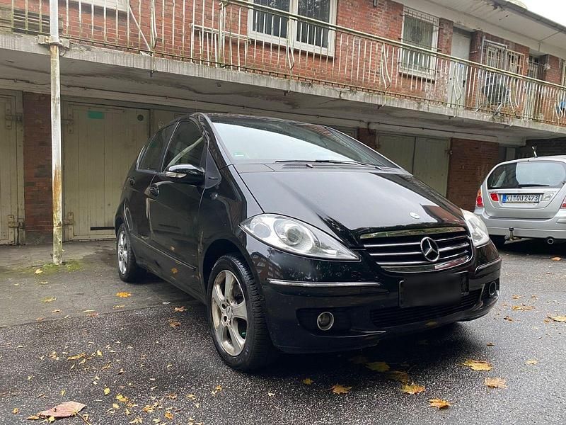 Schwarz Gebraucht 2004 Mercedes A150 Avantgarde Kleinwagen | 1.750 € (Fairer Preis) - Bild 1/4