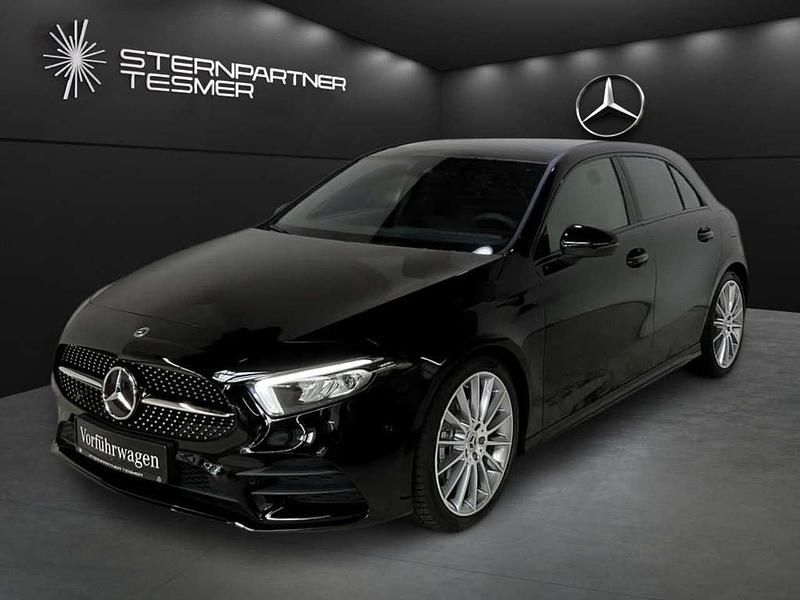Schwarz Gebraucht 2022 Mercedes A200 AMG Limousine | 29.850 € (Fairer Preis) - Bild 1/3
